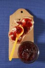 Slice of bread and jam — Stock Photo