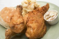 Huhn mit Kartoffelpüree — Stockfoto