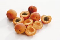Стиглі свіжих абрикоси — стокове фото