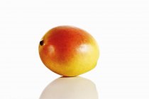 Свежий спелый манго — стоковое фото