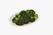 Blanched broccoli on plate — Stock Photo