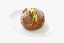 Unpeeled baked potato — Stock Photo