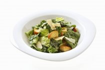 Cäsar-Salat im Teller — Stockfoto