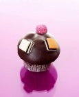 Muffin avec glaçage au chocolat — Photo de stock