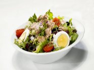 Tuna and egg salad — Stock Photo