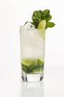 Cocktail mojito en verre — Photo de stock