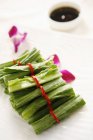 Зеленый свежий салат — стоковое фото