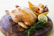 Roasted Lemon chicken with vegetables — Stock Photo