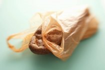 Плоский хліб у поліетиленовому пакеті — стокове фото