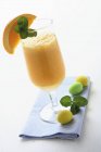 Cenoura e bebida de laranja — Fotografia de Stock