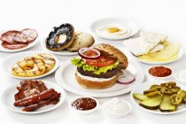 Hamburger con vari ingredienti — Foto stock