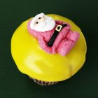 Cupcake com decoração de Natal Pai — Fotografia de Stock