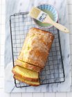 Lemon and yoghurt bread — Stock Photo