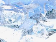 Varios cubitos de hielo - foto de stock