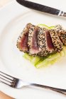 Sesame crusted tuna — Stock Photo