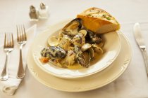 Steamed Mussels and Clams — Stock Photo