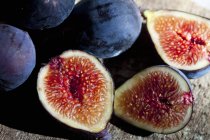 Fresh organic Figs with halves — Stock Photo