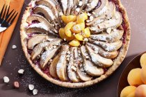 Gâteau aux poires et abricots — Photo de stock
