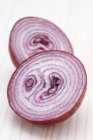 Halved Red onion — Stock Photo