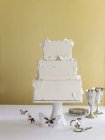 Весільний торт з метеликами — стокове фото