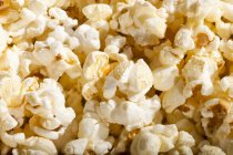 Gebratenes Salz-Popcorn — Stockfoto
