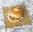 Sandwich de Bagel ecológico - foto de stock