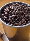 Жареные кофейные зерна Арабика — стоковое фото
