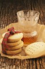 Shortbread tied with ribbon — Stock Photo