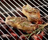 Grilled Lamb cutlets with herb marinade — Stock Photo