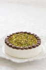 Chocolate branco e bolo de pistache — Fotografia de Stock