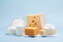 Diversos productos lácteos - foto de stock