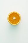 La moitié d'orange fraîche — Photo de stock