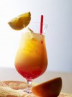 Tequila Sunrise com fatia de laranja — Fotografia de Stock