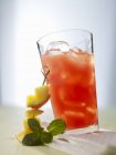 Closeup view of Actors Seduction cocktail with fruity skewer — Stock Photo