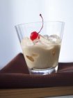 Cocktail with Irish cream — Stock Photo