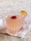 Verre de punch à la limonade rose — Photo de stock