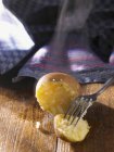 Patate parzialmente mangiate al forno — Foto stock