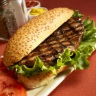 Sandwich au steak grillé — Photo de stock