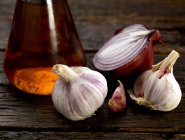 Garlic with onion and apple vinegar — Stock Photo