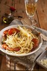 Spaghetti with smoked prawns — Stock Photo