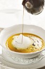 Гарбузовий суп з олією насіння гарбуза — стокове фото