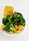 Fresh Broccoli and Cheddar — Stock Photo