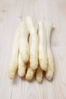 Espargos brancos descascados — Fotografia de Stock