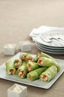 Lettuce rolls with chicken — Stock Photo