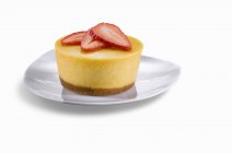 Mini gâteau au fromage à la mangue — Photo de stock