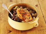 Whole roasted Chicken with mushrooms — Stock Photo