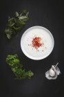 Yoghurt dip with herbs — Stock Photo