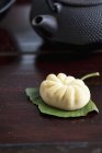 Closeup view of Japanese sweet on Ginkgo leaf — Stock Photo