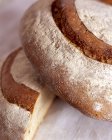 Dimezzato Pane di pane bianco — Foto stock
