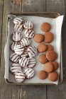 Biscuits au gingembre avec glaçage — Photo de stock